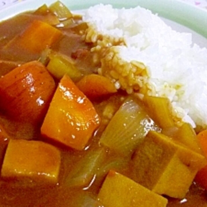 トマト缶でカレールウはいつもの半分 のカレー レシピ 作り方 By へんてこぽこりんママ 楽天レシピ